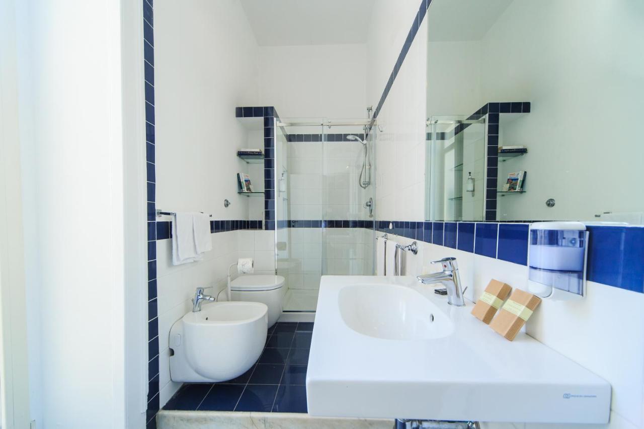 Spaccanapoli Comfort Suites Экстерьер фото