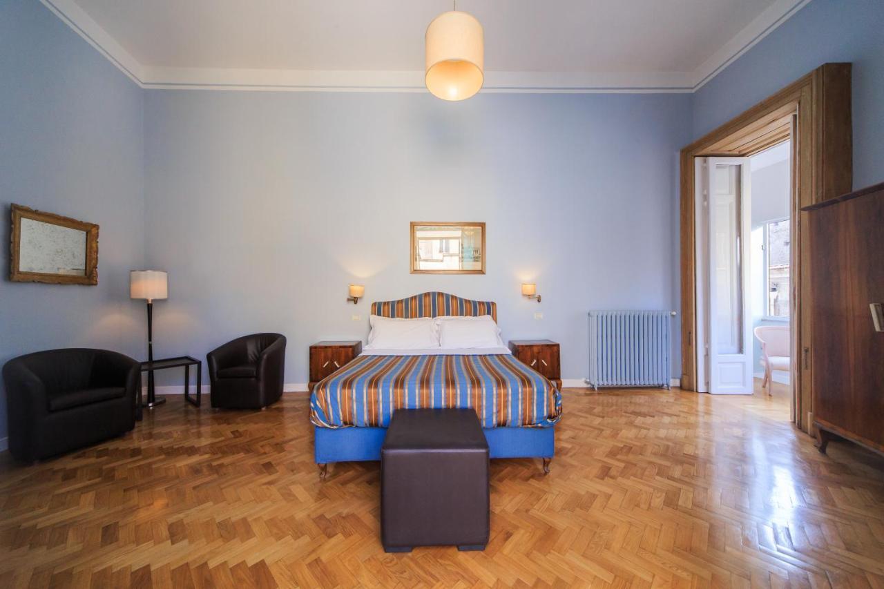 Spaccanapoli Comfort Suites Экстерьер фото