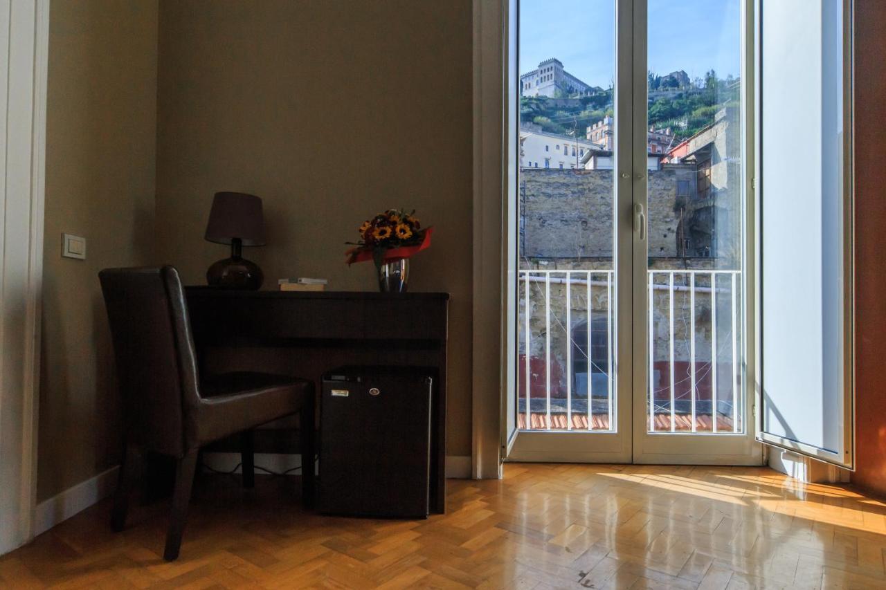 Spaccanapoli Comfort Suites Экстерьер фото