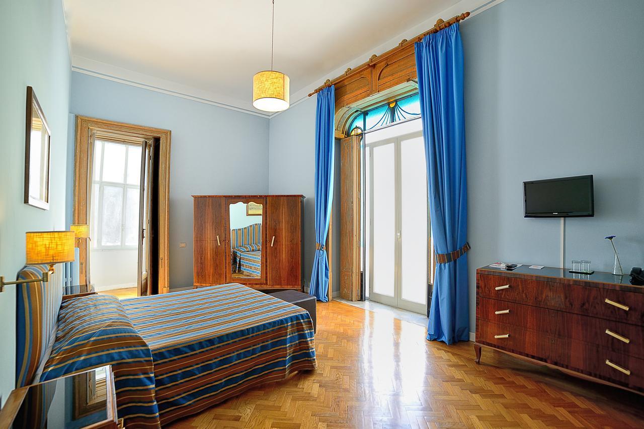 Spaccanapoli Comfort Suites Экстерьер фото